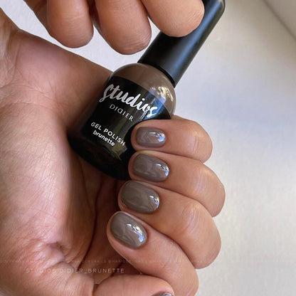 "STUDIOS DIDIER" BRUNETTE